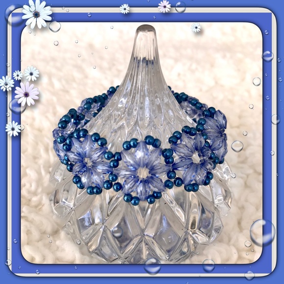 🌺🌴🌺 FLORAL BEADED BRACELET 🌺🌴🌺 - Picture 2 of 2